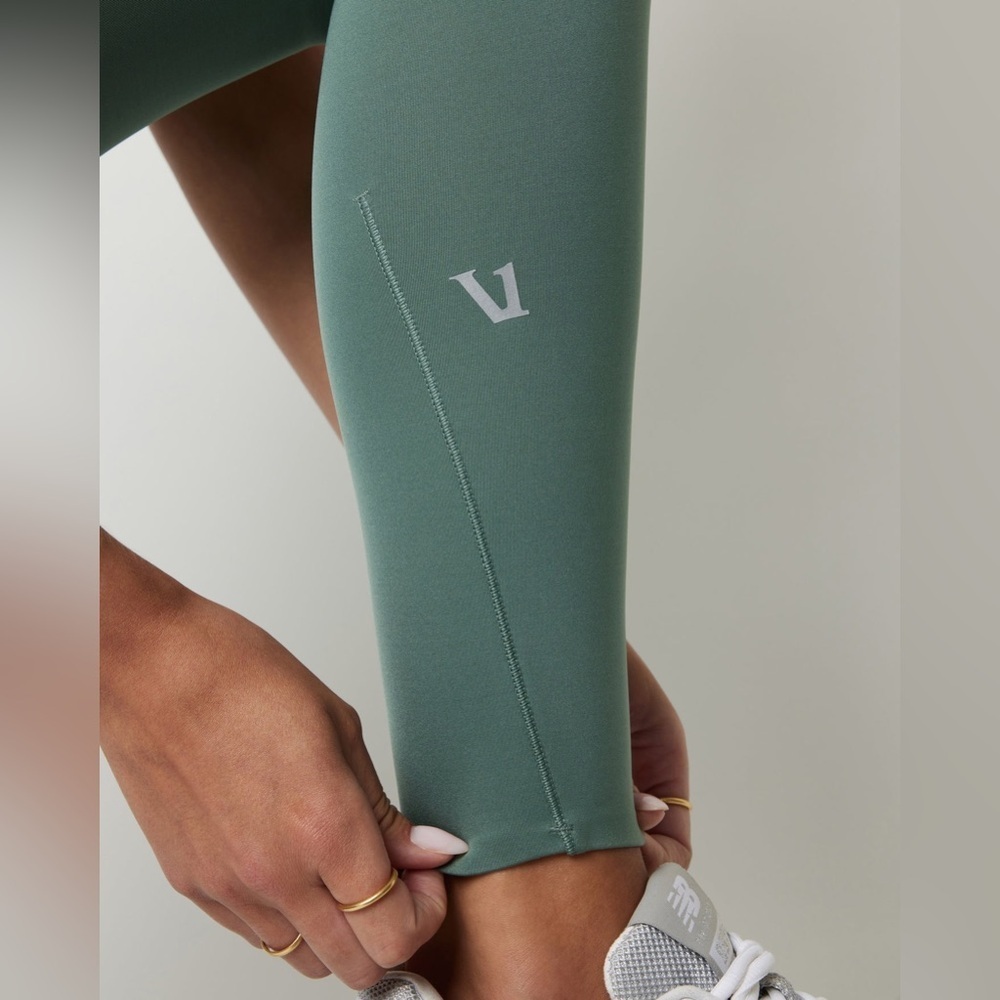 Vuori Purple Evolve Leggings - Picture 6 of 7